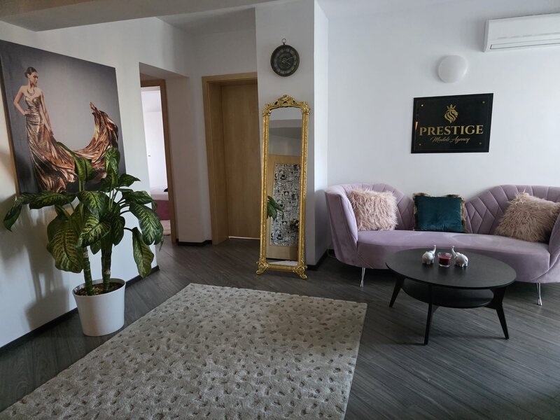 Modele videochat Rond Alba Iulia, Decebal.